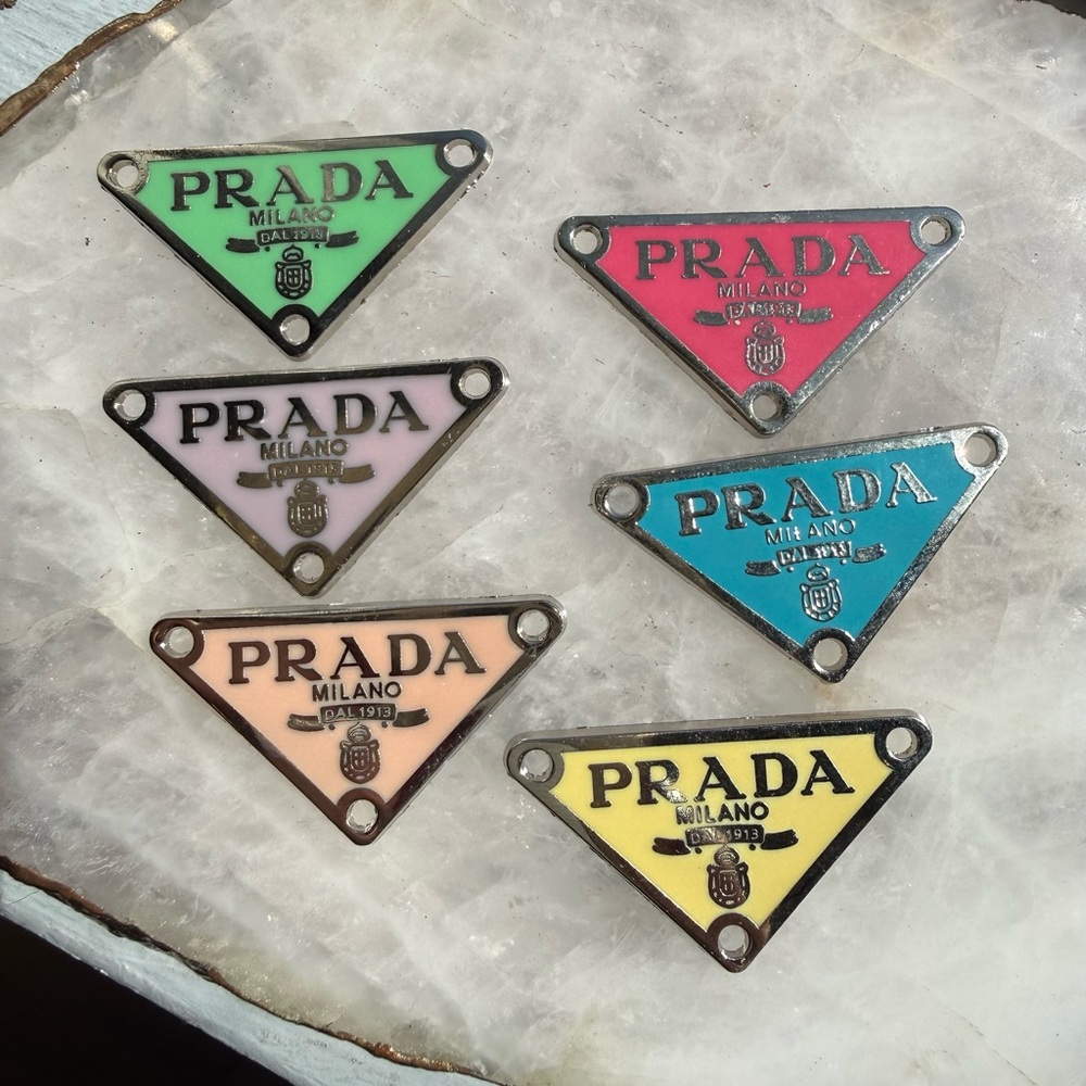 Designer look Triangle Pendant Chain Necklace 💙 - Picture 6 of 6